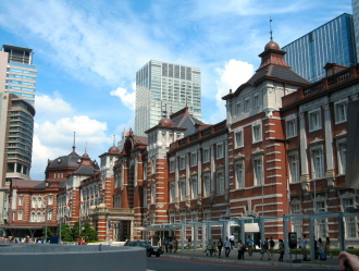 新東京駅の外観は以前より重厚感があります